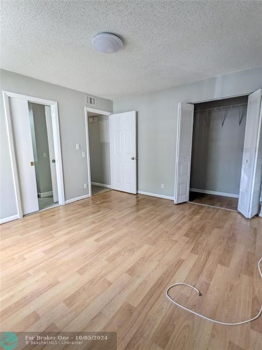 For Rent: $2,900 (3 beds, 2 baths, 1410 Square Feet)