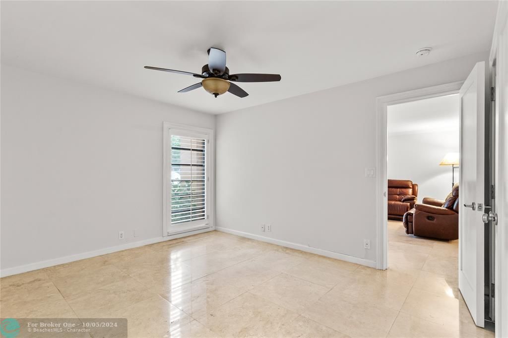 For Rent: $2,400 (2 beds, 2 baths, 1127 Square Feet)