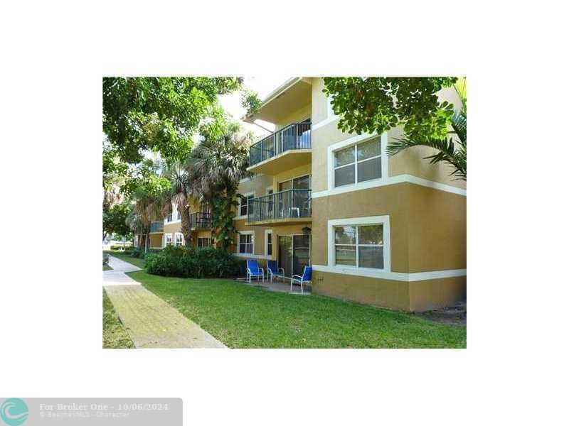 For Rent: $1,995 (2 beds, 2 baths, 950 Square Feet)