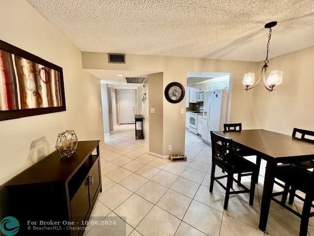 For Sale: $209,950 (2 beds, 2 baths, 1275 Square Feet)