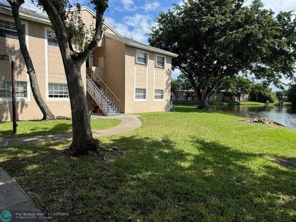 Active With Contract: $2,625 (3 beds, 2 baths, 1123 Square Feet)