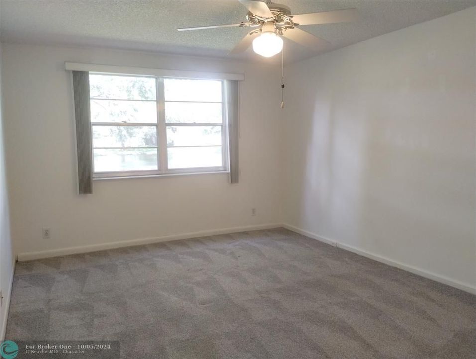 Active With Contract: $1,800 (2 beds, 2 baths, 1275 Square Feet)