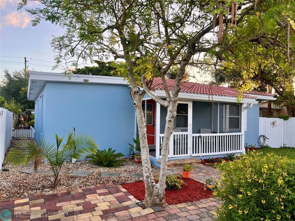 Recently Rented: $3,195 (2 beds, 2 baths, 1286 Square Feet)