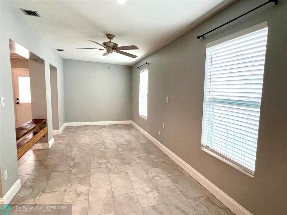 Recently Rented: $3,195 (2 beds, 2 baths, 1286 Square Feet)