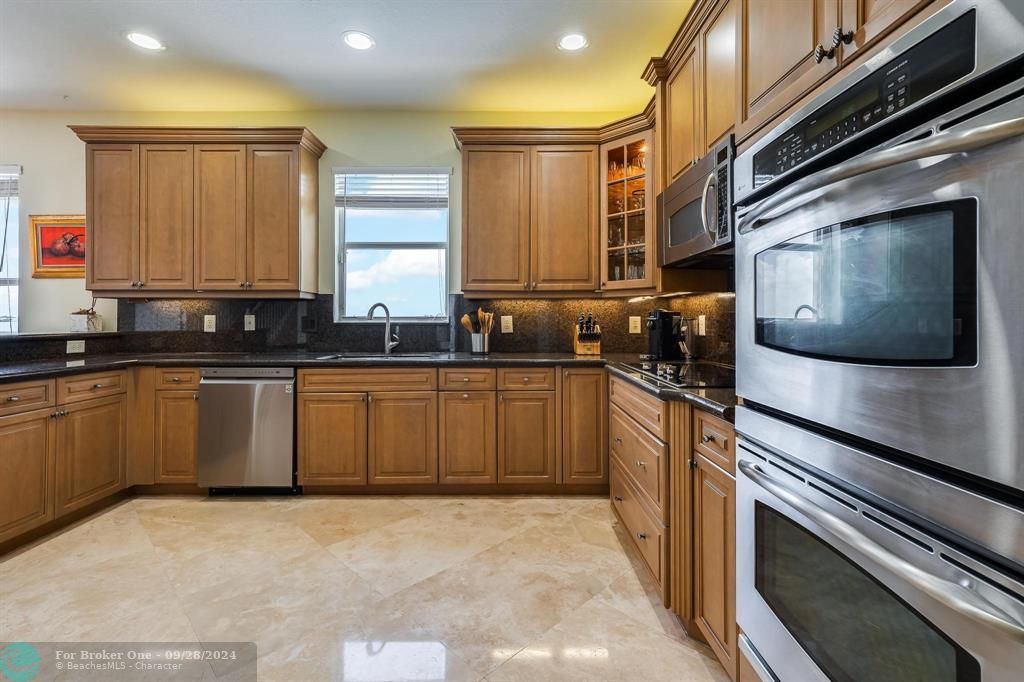 Active With Contract: $6,500 (5 beds, 3 baths, 3296 Square Feet)