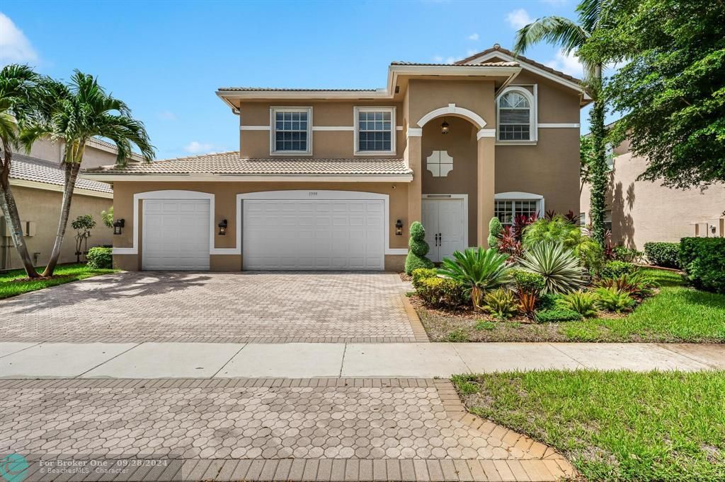 Active With Contract: $6,500 (5 beds, 3 baths, 3296 Square Feet)