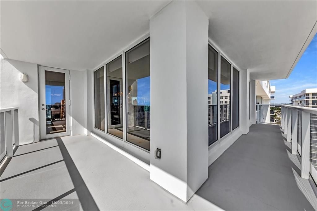 Active With Contract: $979,000 (2 beds, 2 baths, 1768 Square Feet)