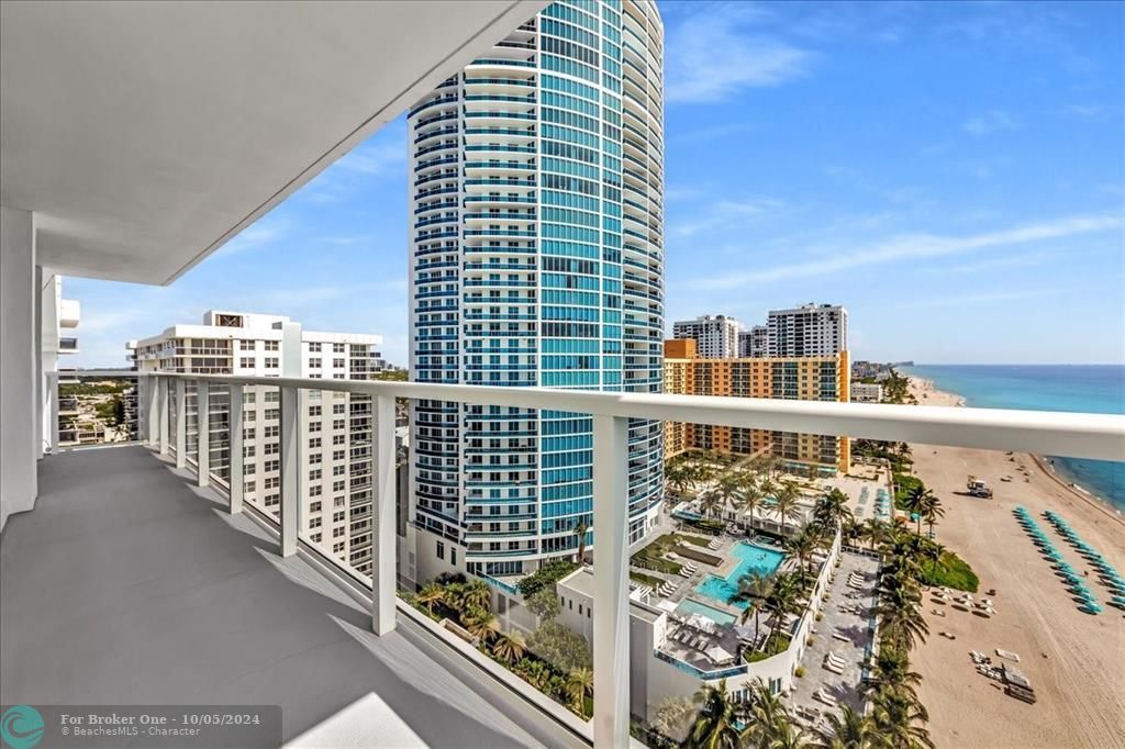 Active With Contract: $979,000 (2 beds, 2 baths, 1768 Square Feet)