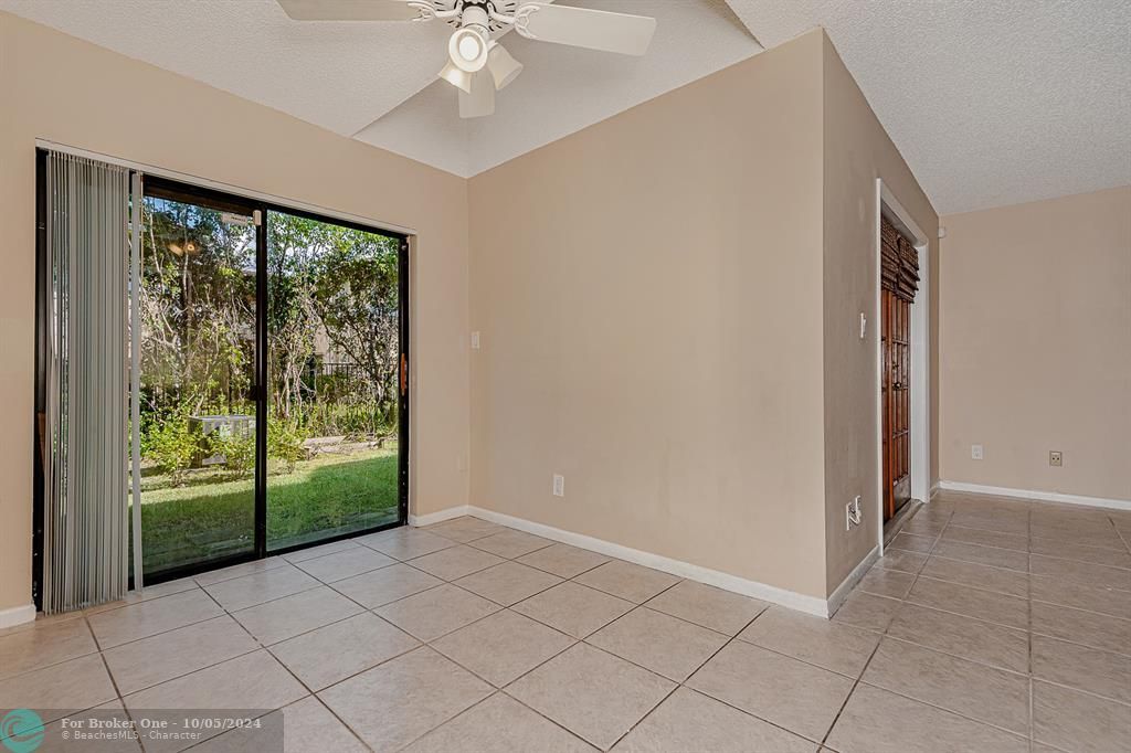 Active With Contract: $2,950 (4 beds, 3 baths, 1640 Square Feet)