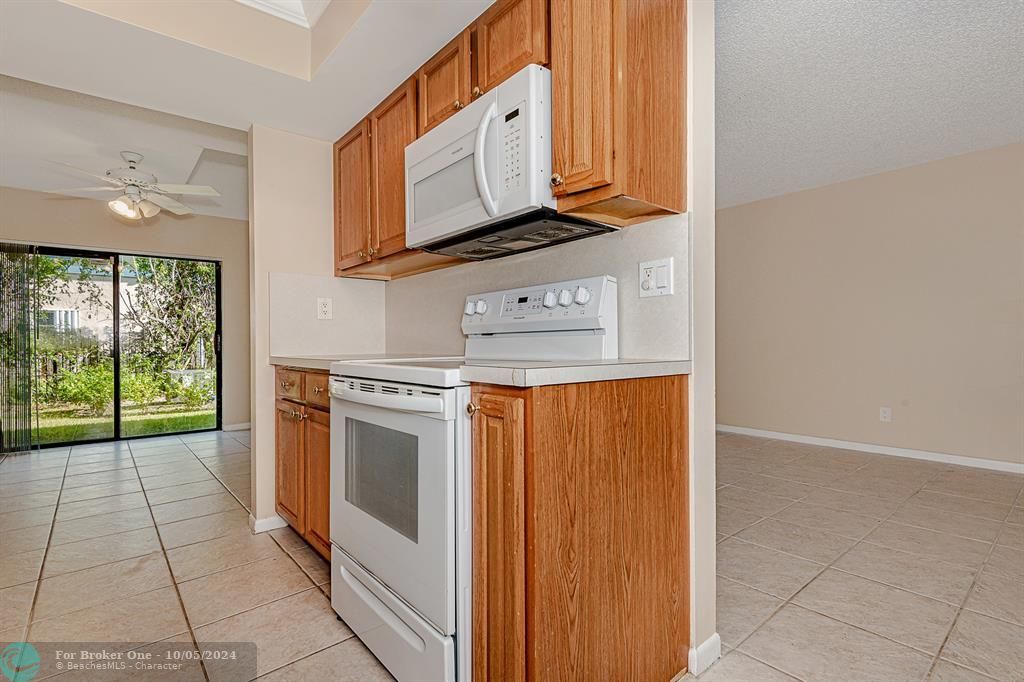 Active With Contract: $2,950 (4 beds, 3 baths, 1640 Square Feet)