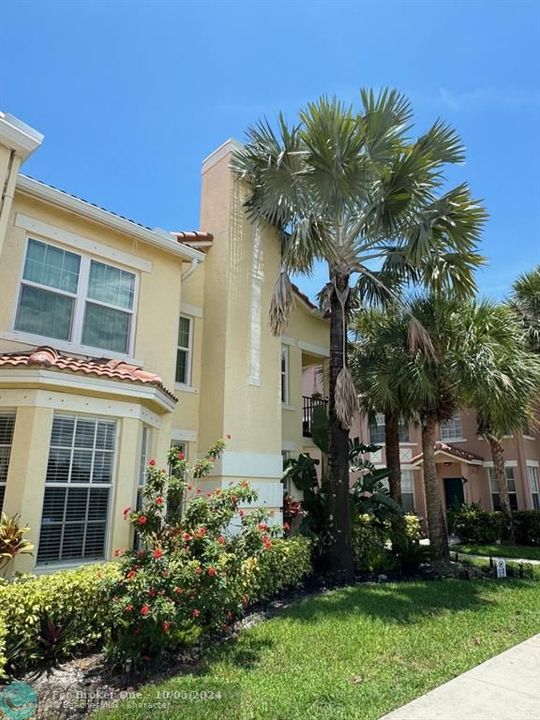 Recently Sold: $319,000 (2 beds, 2 baths, 1304 Square Feet)