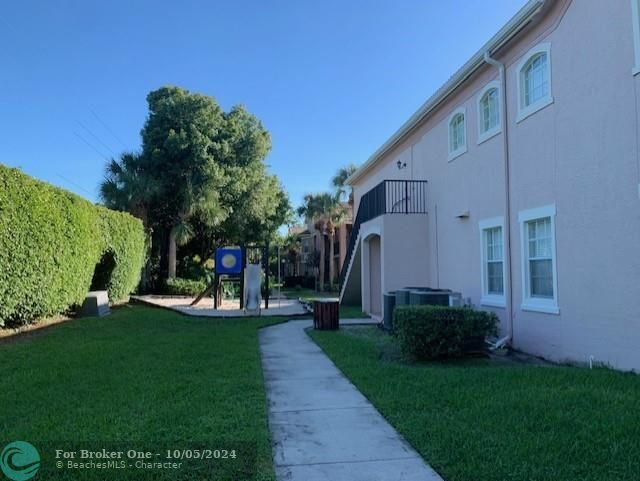 Recently Sold: $319,000 (2 beds, 2 baths, 1304 Square Feet)