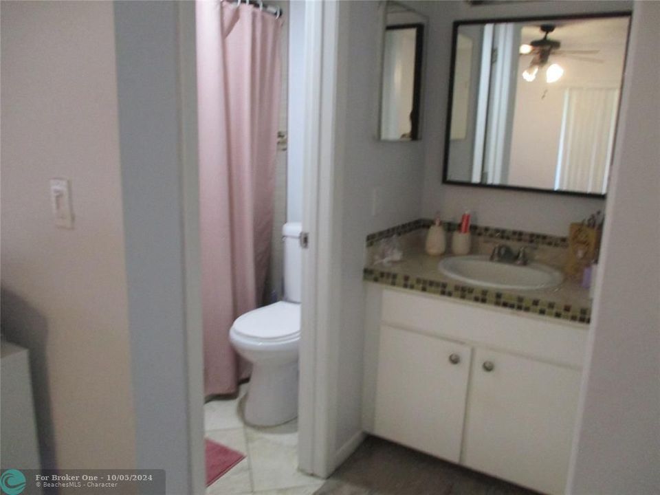 Recently Rented: $2,575 (2 beds, 2 baths, 981 Square Feet)