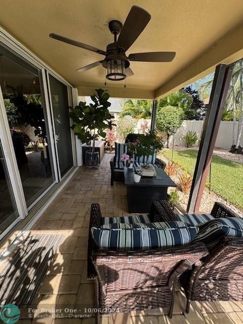 Recently Sold: $569,000 (3 beds, 2 baths, 1600 Square Feet)