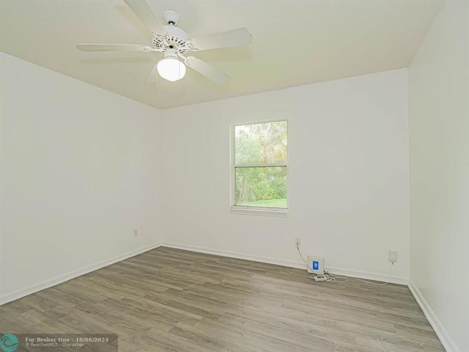 For Sale: $319,000 (3 beds, 2 baths, 1578 Square Feet)