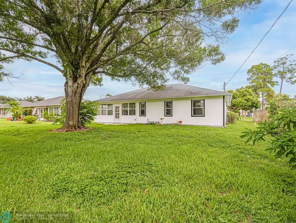 For Sale: $319,000 (3 beds, 2 baths, 1578 Square Feet)