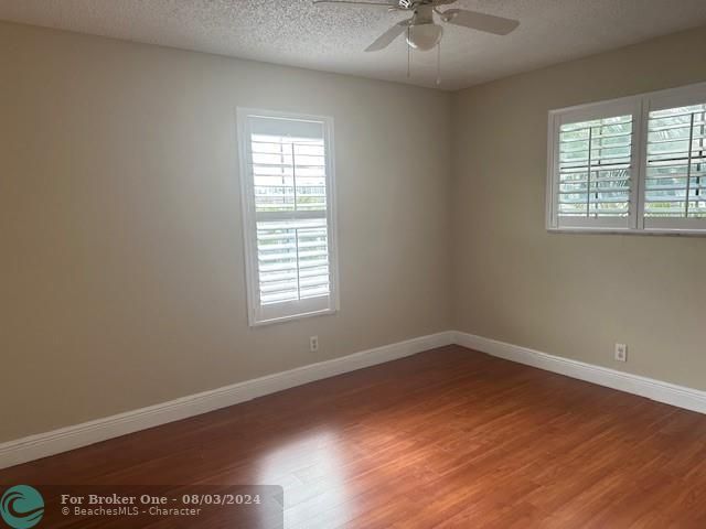 For Rent: $1,945 (3 beds, 2 baths, 1000 Square Feet)