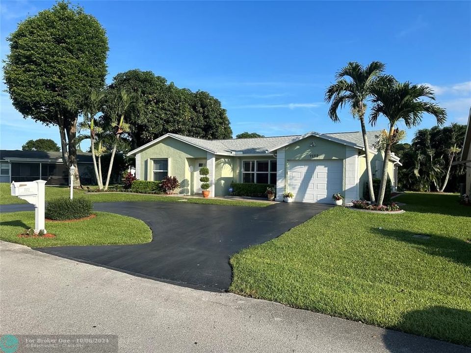 Recently Sold: $459,000 (3 beds, 2 baths, 1726 Square Feet)