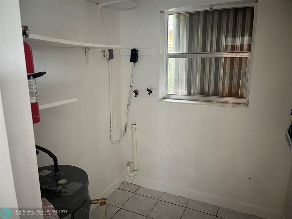 En Venta: $2,000 (2 camas, 1 baños, 2424 Pies cuadrados)