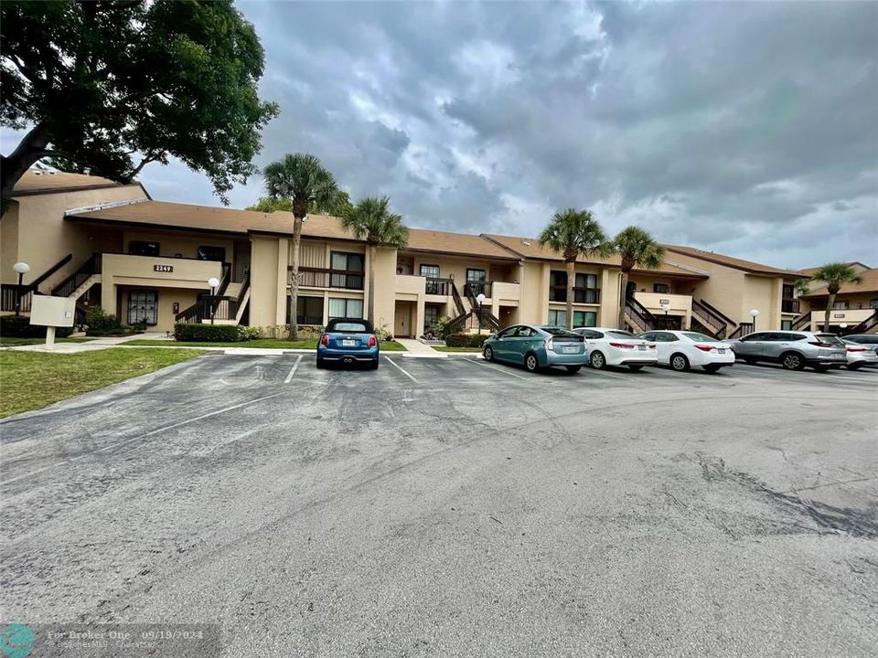 Active With Contract: $255,000 (2 beds, 2 baths, 1100 Square Feet)