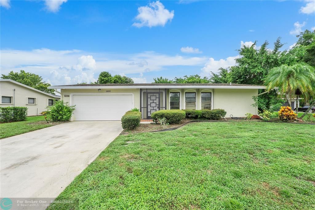 Active With Contract: $410,000 (2 beds, 2 baths, 1364 Square Feet)