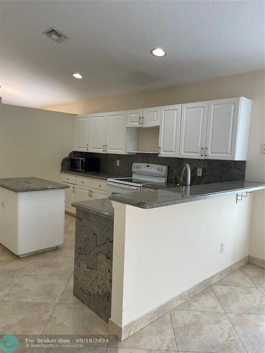 Active With Contract: $2,800 (3 beds, 2 baths, 1982 Square Feet)