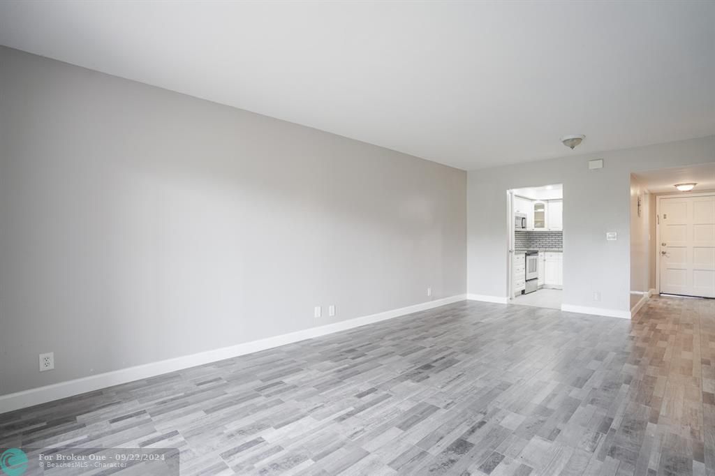 For Sale: $216,000 (2 beds, 2 baths, 1160 Square Feet)