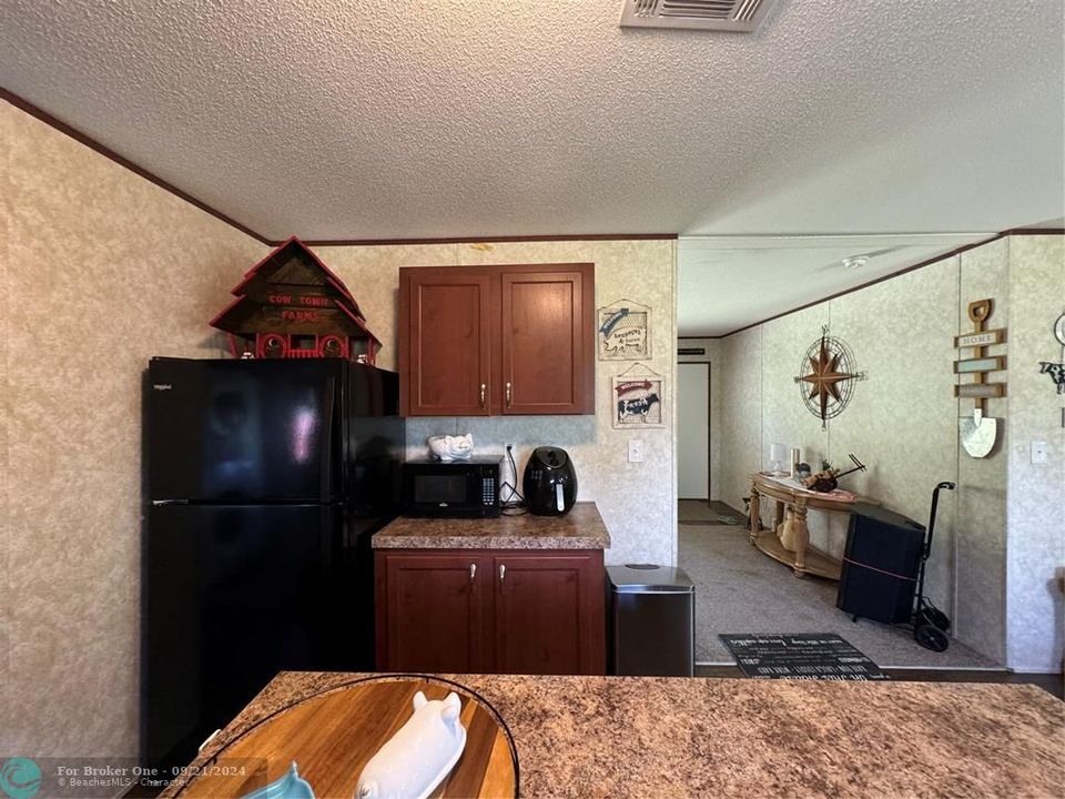 For Sale: $249,900 (3 beds, 2 baths, 1620 Square Feet)