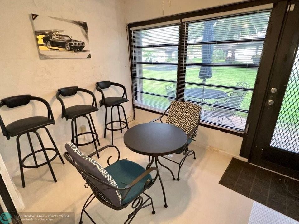 En Venta: $280,000 (2 camas, 2 baños, 1400 Pies cuadrados)