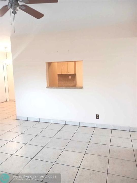 For Sale: $184,000 (2 beds, 1 baths, 816 Square Feet)