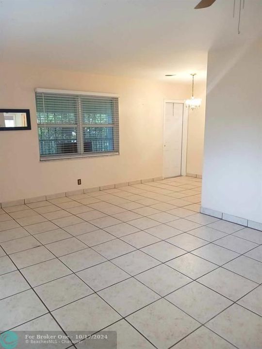 For Sale: $184,000 (2 beds, 1 baths, 816 Square Feet)