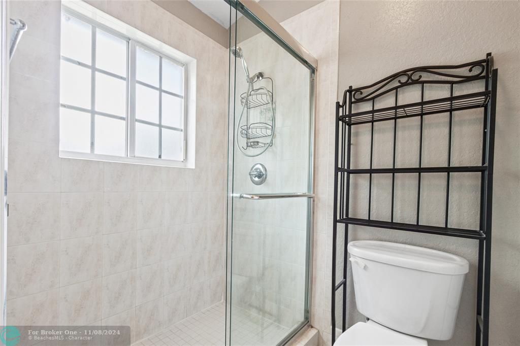 Active With Contract: $440,000 (3 beds, 2 baths, 1474 Square Feet)