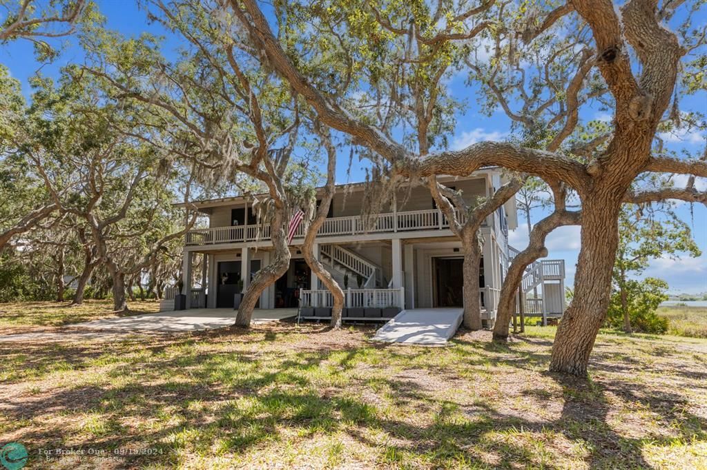 For Sale: $1,160,000 (3 beds, 2 baths, 1878 Square Feet)