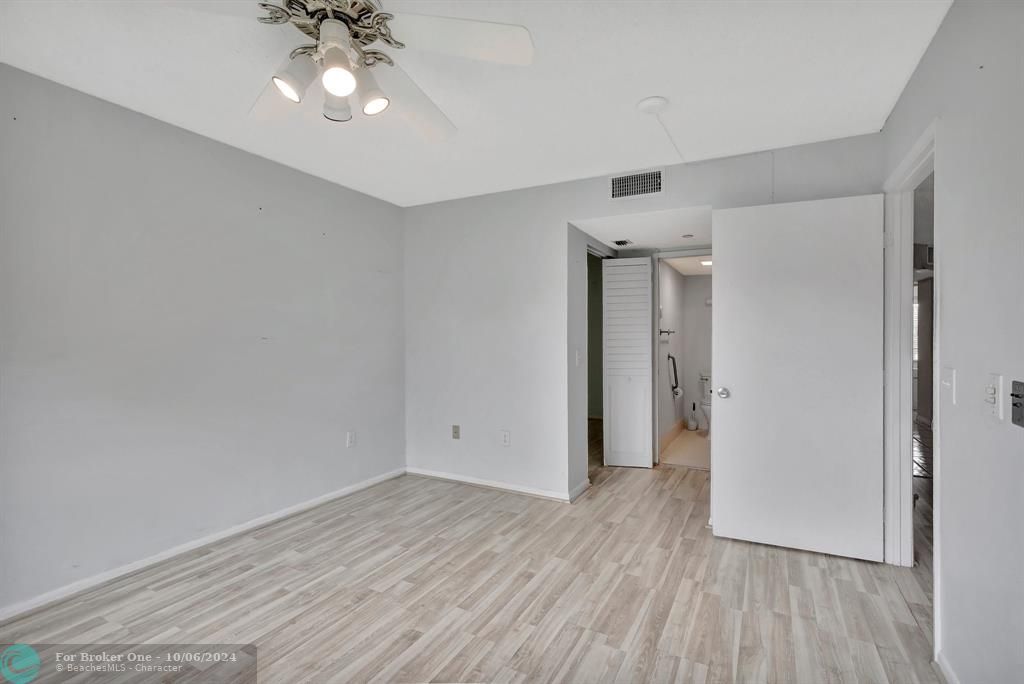 For Sale: $255,000 (2 beds, 2 baths, 1207 Square Feet)