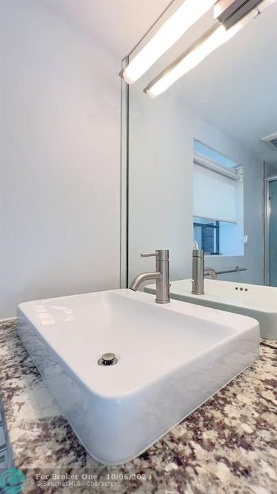 Active With Contract: $3,000 (2 beds, 2 baths, 1200 Square Feet)