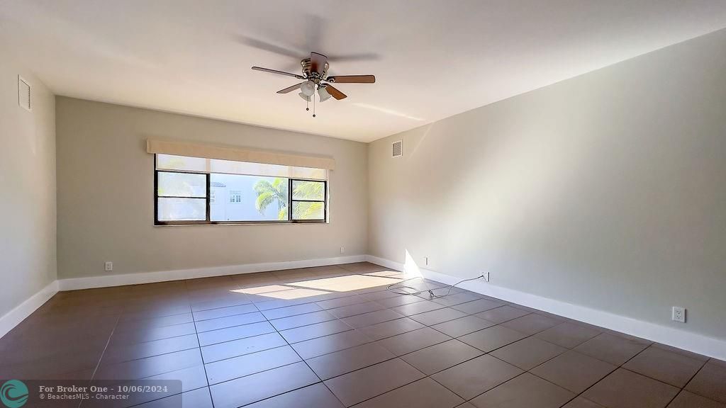 Active With Contract: $3,000 (2 beds, 2 baths, 1200 Square Feet)