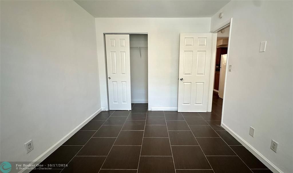 For Sale: $1,900 (2 beds, 2 baths, 700 Square Feet)