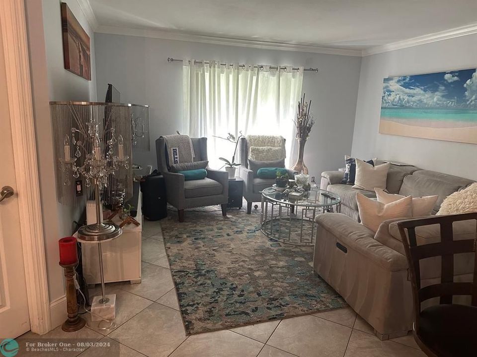 Recently Rented: $1,999 (2 beds, 2 baths, 887 Square Feet)