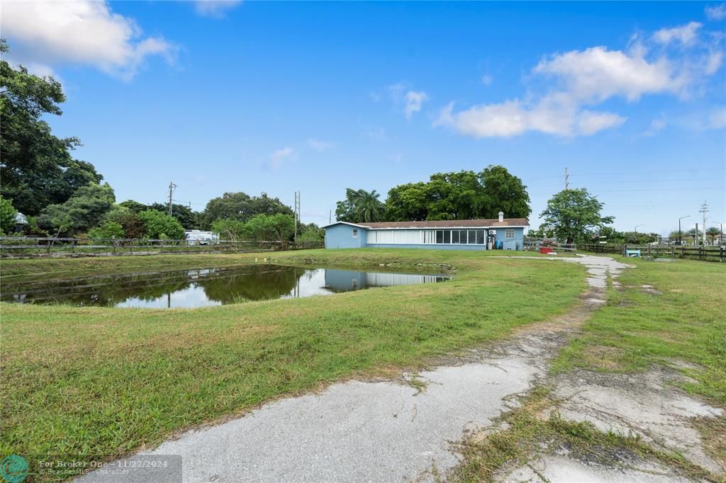 Active With Contract: $5,000 (3 beds, 2 baths, 2877 Square Feet)