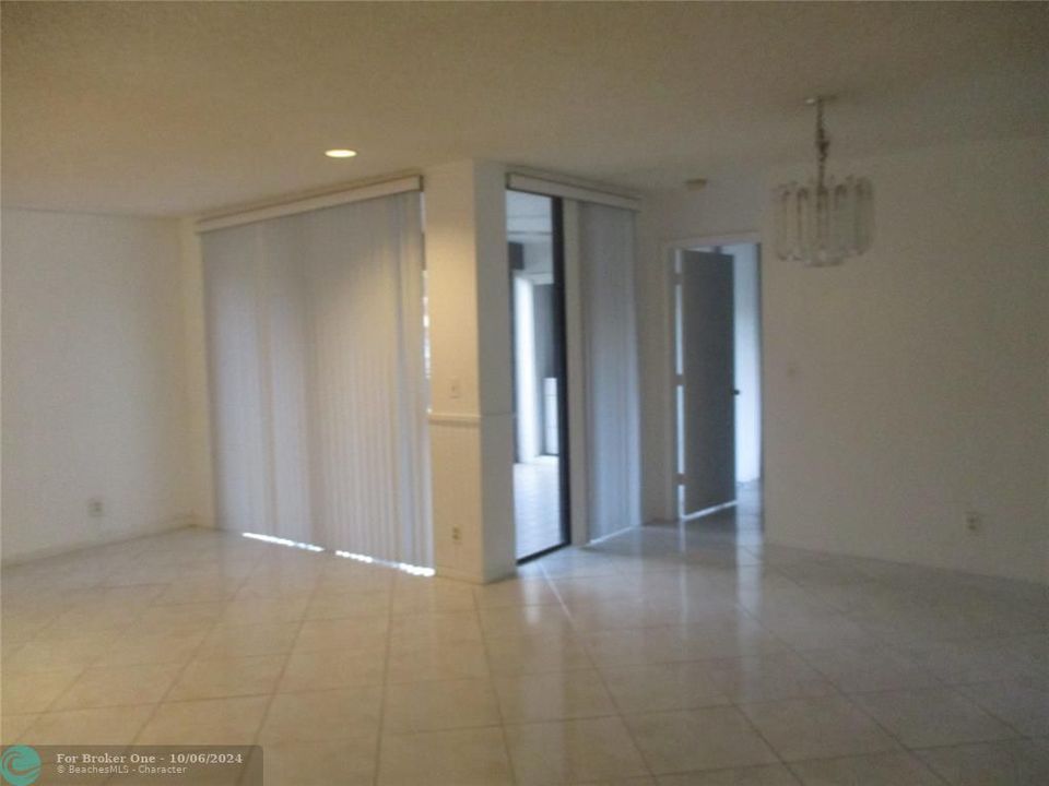 For Rent: $2,200 (3 beds, 2 baths, 1120 Square Feet)