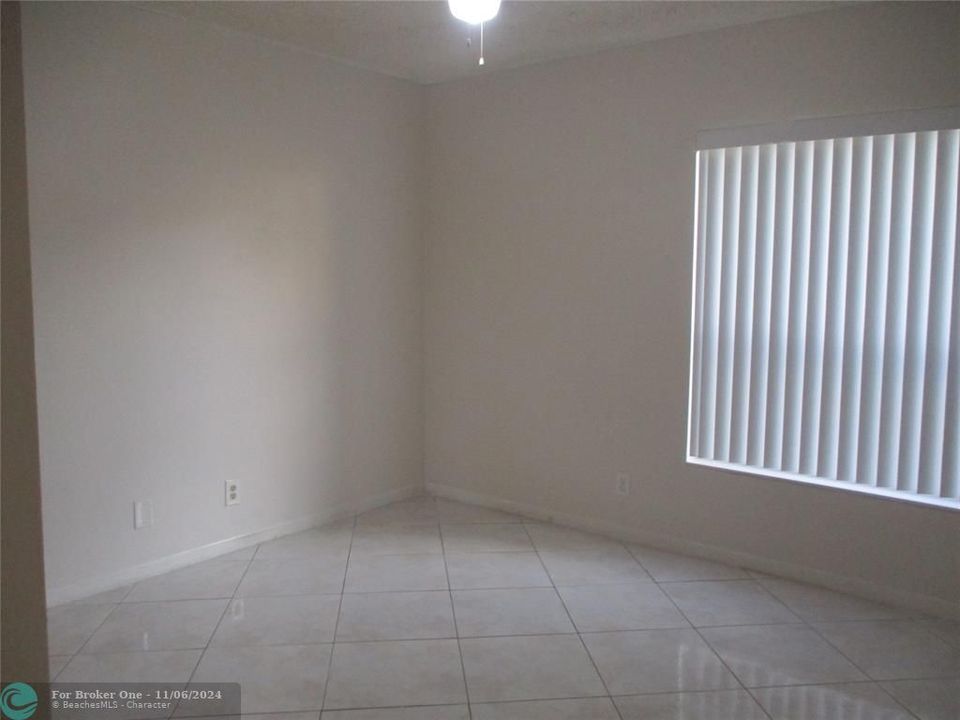 For Rent: $2,200 (3 beds, 2 baths, 1120 Square Feet)