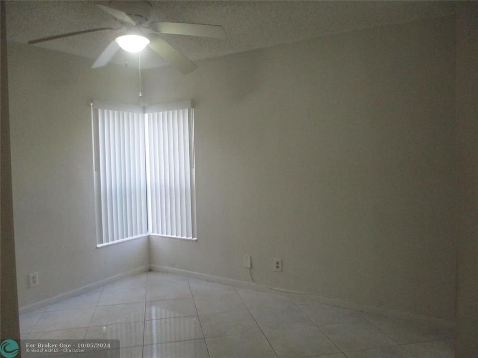 For Rent: $2,200 (3 beds, 2 baths, 1120 Square Feet)