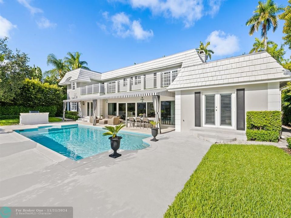 For Sale: $5,990,000 (7 beds, 6 baths, 5785 Square Feet)