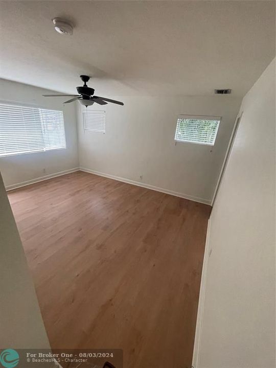 Recently Rented: $3,200 (2 beds, 2 baths, 1120 Square Feet)