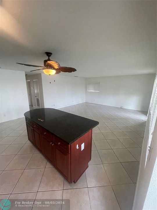 Recently Rented: $3,200 (2 beds, 2 baths, 1120 Square Feet)