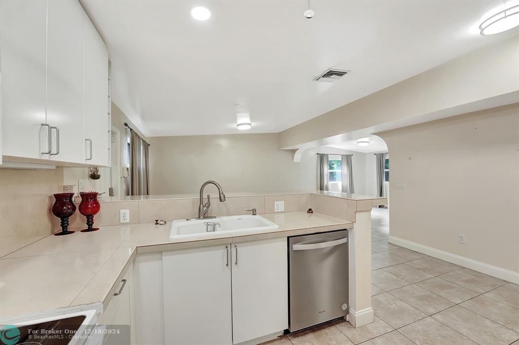 Active With Contract: $499,000 (3 beds, 2 baths, 1586 Square Feet)