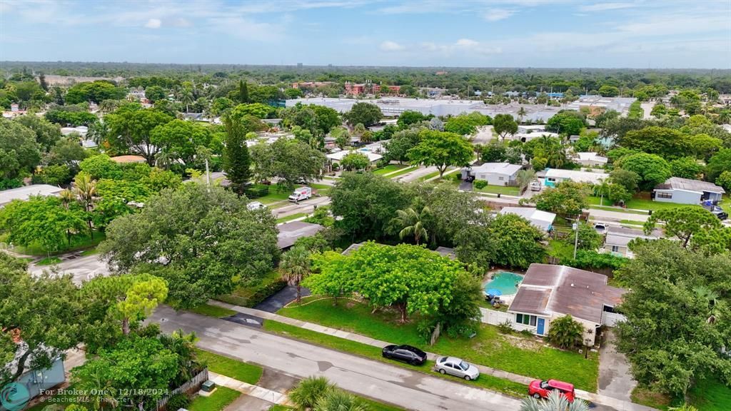 Active With Contract: $499,000 (3 beds, 2 baths, 1586 Square Feet)