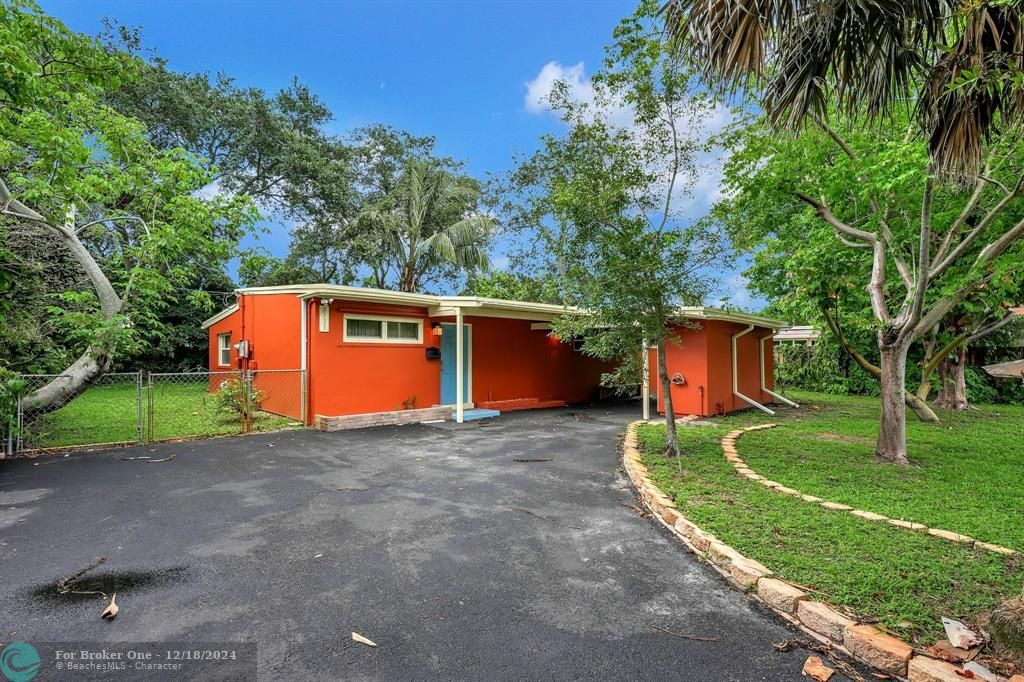 Active With Contract: $499,000 (3 beds, 2 baths, 1586 Square Feet)