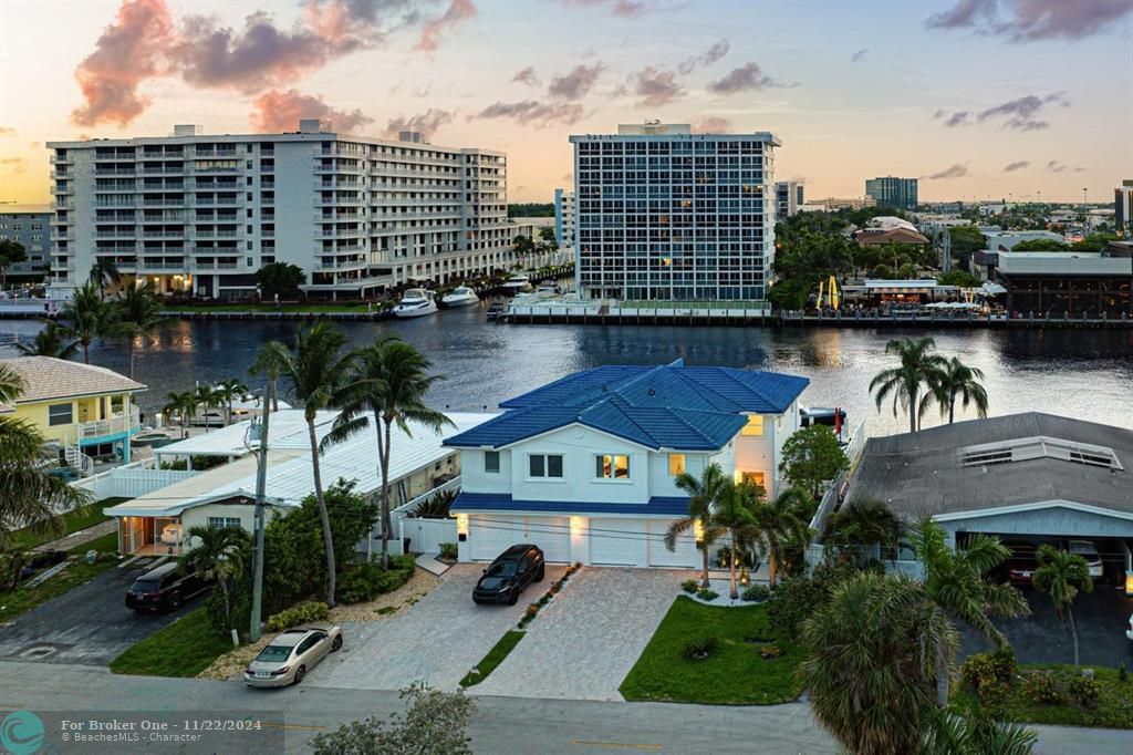 For Sale: $2,890,000 (3 beds, 2 baths, 2145 Square Feet)