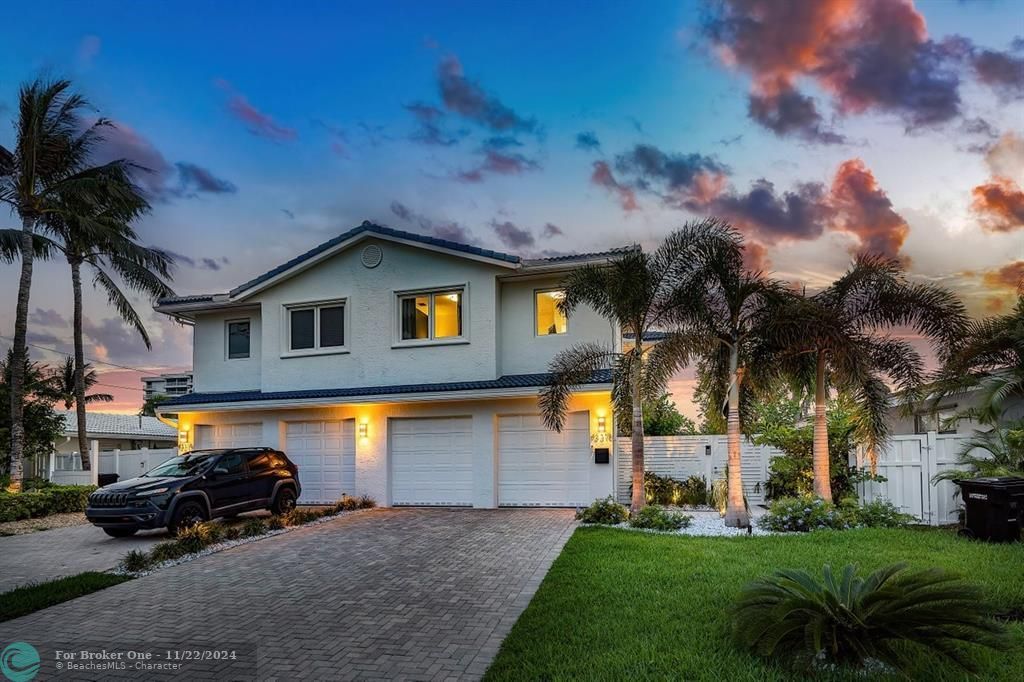 For Sale: $2,890,000 (3 beds, 2 baths, 2145 Square Feet)